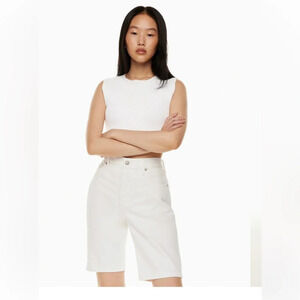 Denim Forum
The  '90s Chloe Mid-Rise white Bermuda Jean shorts size 31